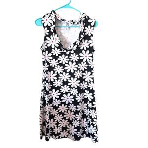 Lulu-B Sleeveless UPF 50+ Dress Daisy Floral Black White Size XS Resort Wear